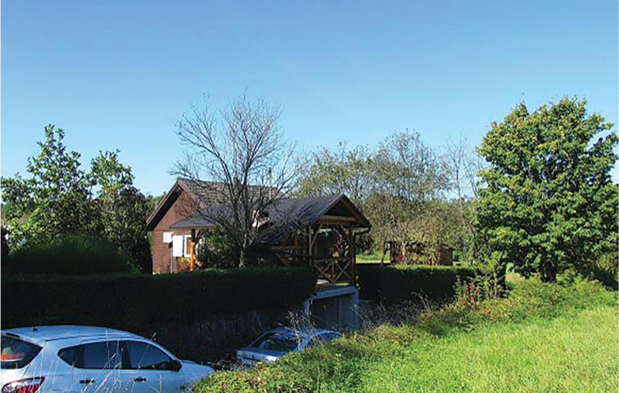 2 Bedroom Cozy Home In Bosiljevo Luaran gambar